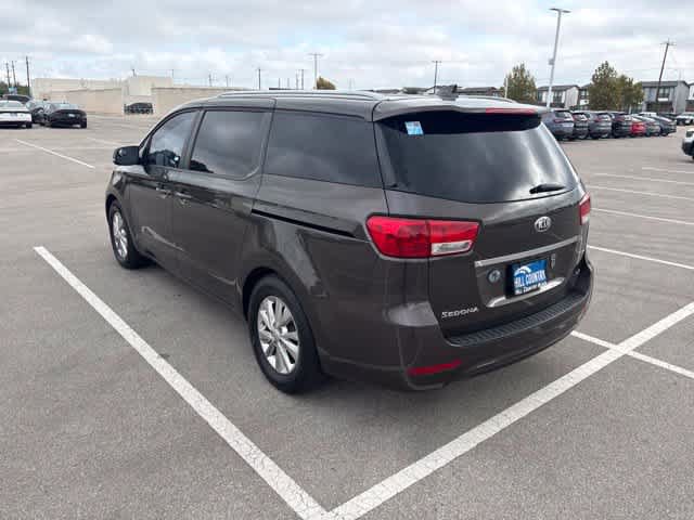 Used 2017 Kia Sedona LX w/ LX Essentials Premium Package FWD image 3