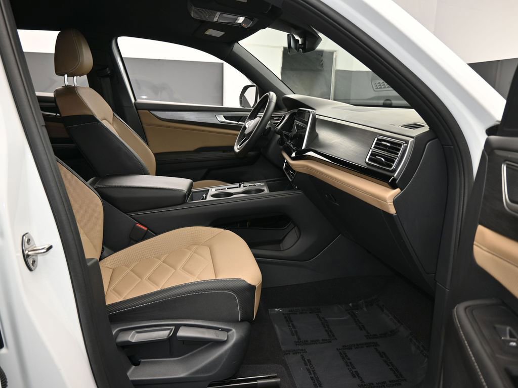 Used 2024 Volkswagen Atlas Cross Sport SE image 42