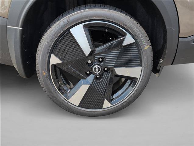 New 2025 Nissan Kicks SR w/ Illumination Package FWD image 23