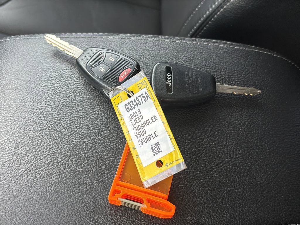 Used 2018 Jeep Wrangler Unlimited Sahara image 43