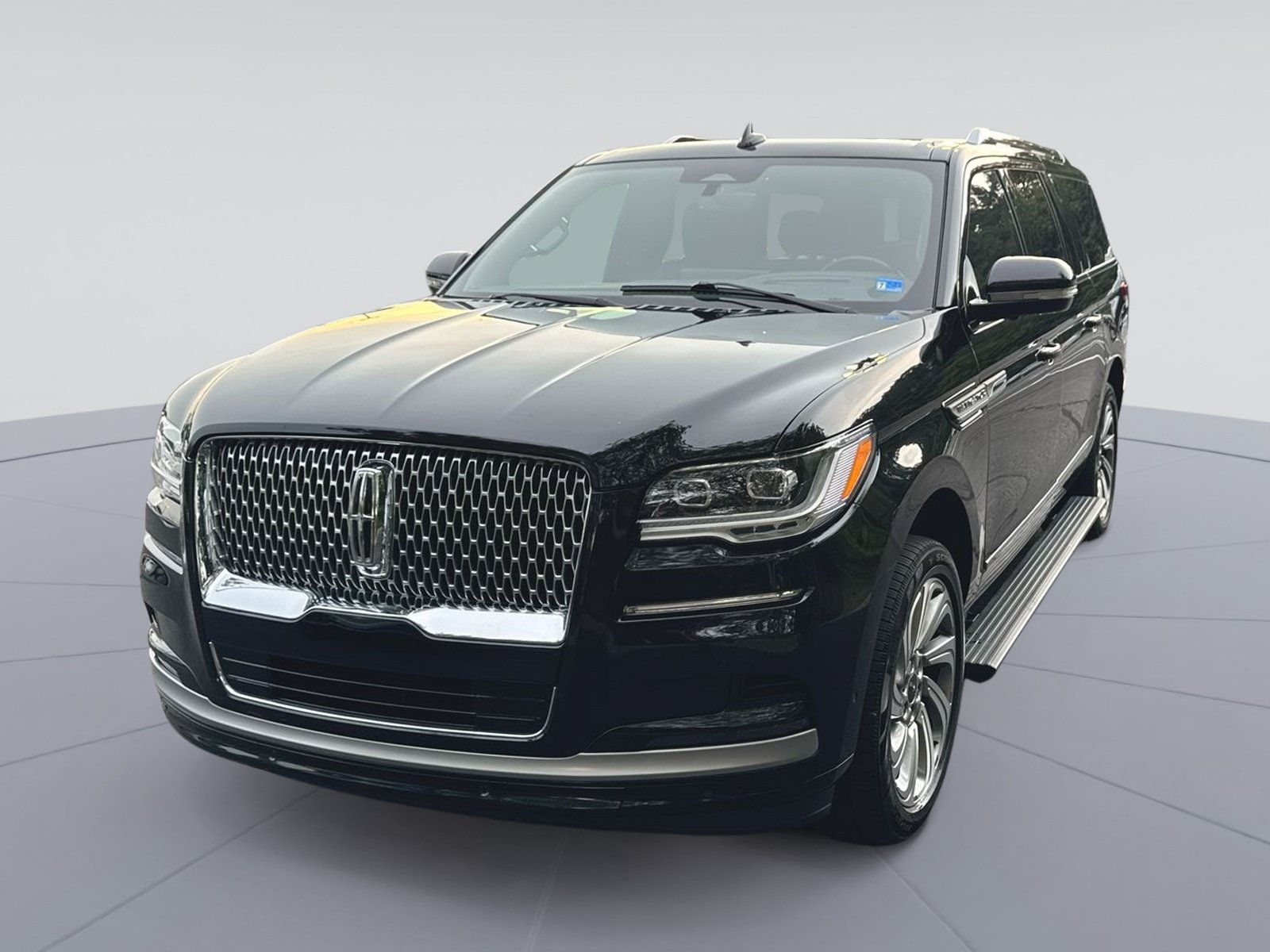 Used 2022 Lincoln Navigator L Reserve AWD/4WD image 1