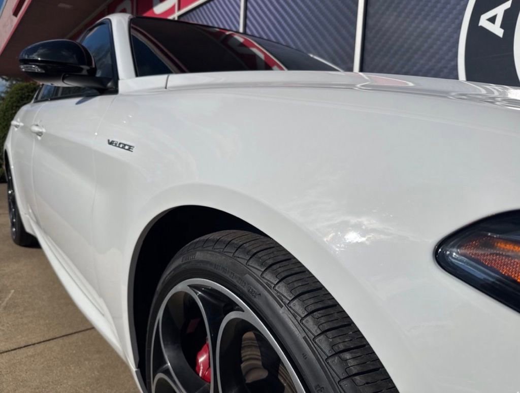 Used 2023 Alfa Romeo Giulia Veloce image 2