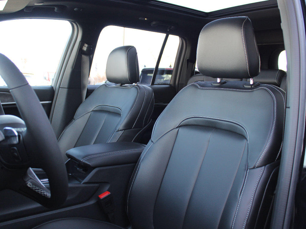 New 2025 Jeep Grand Cherokee Limited w/ Trailer Tow Package image 15