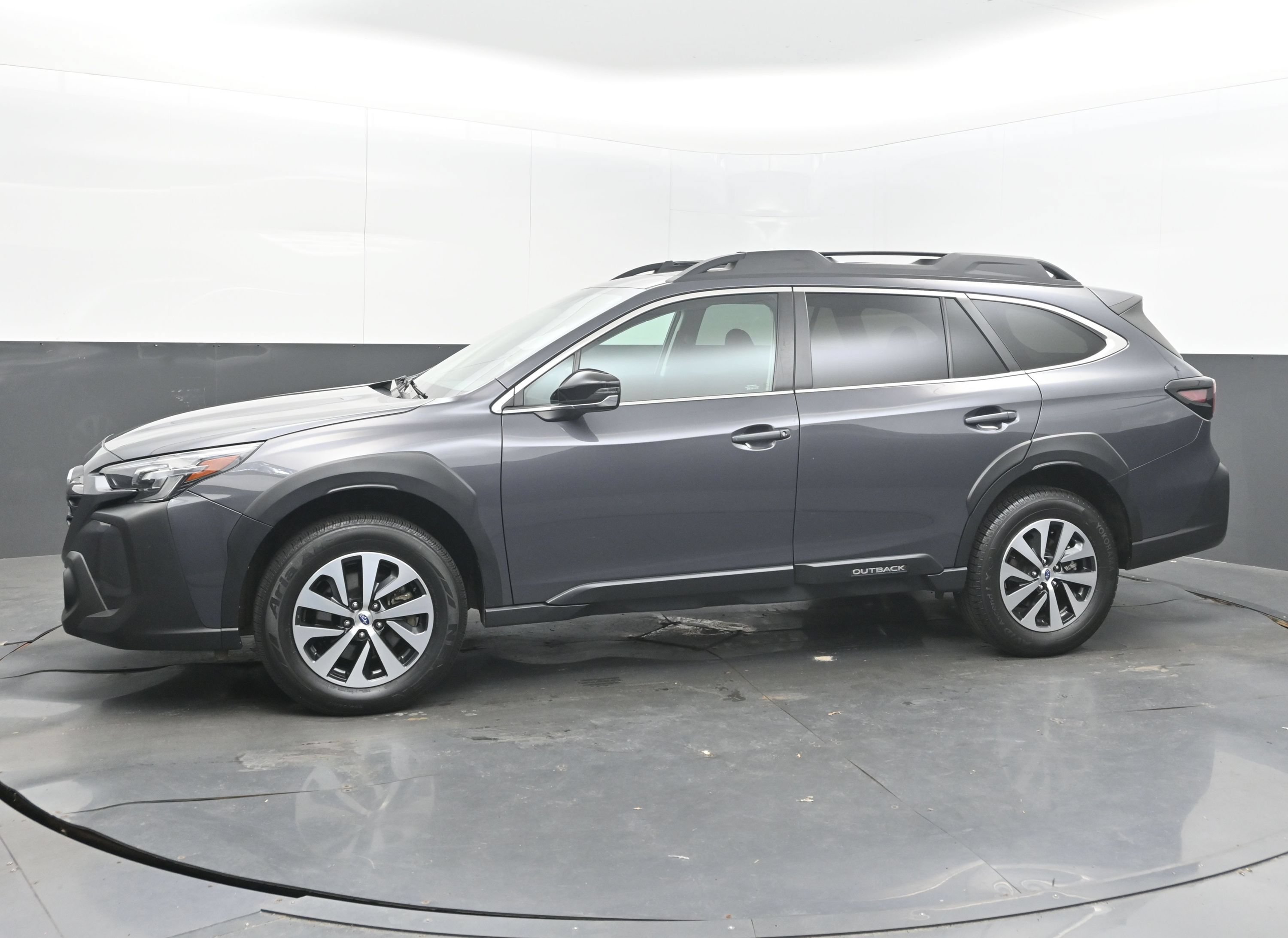Used 2024 Subaru Outback Premium AWD/4WD image 5