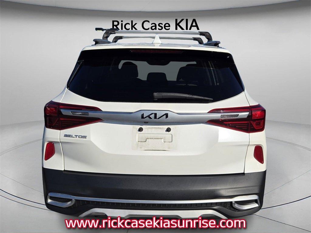 Used 2022 Kia Seltos EX image 6