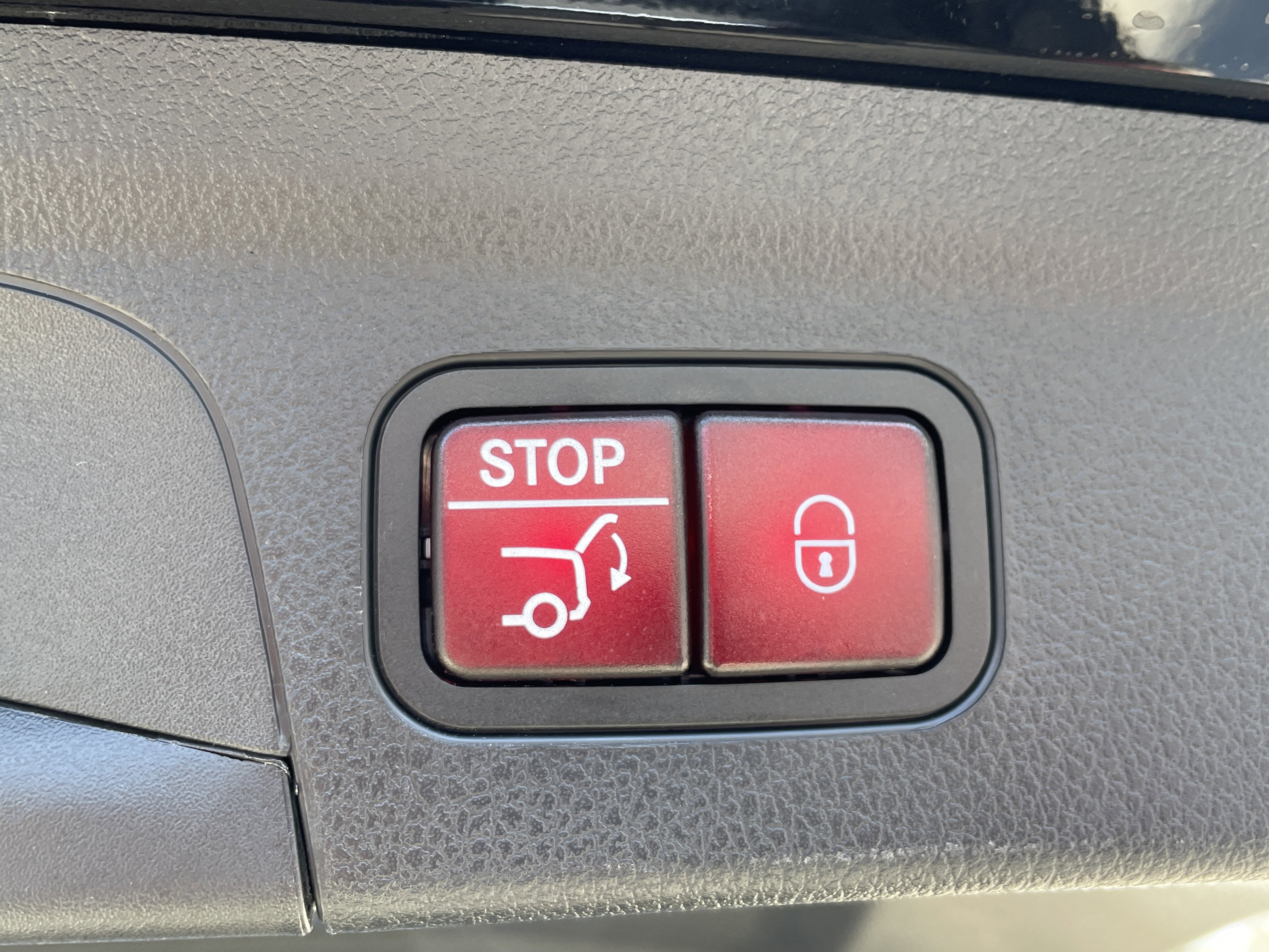 Certified 2025 Mercedes-Benz GLE 350 4MATIC w/ AMG Line Exterior image 11