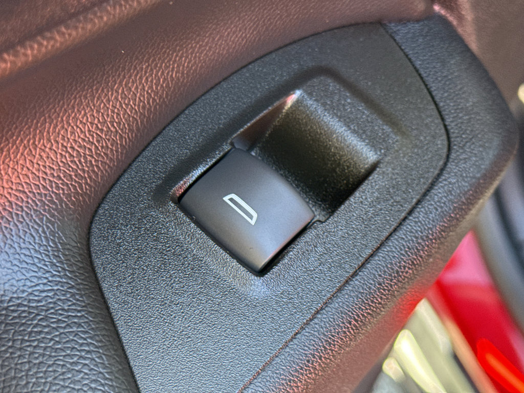 Used 2023 Chevrolet Equinox LT AWD/4WD image 30
