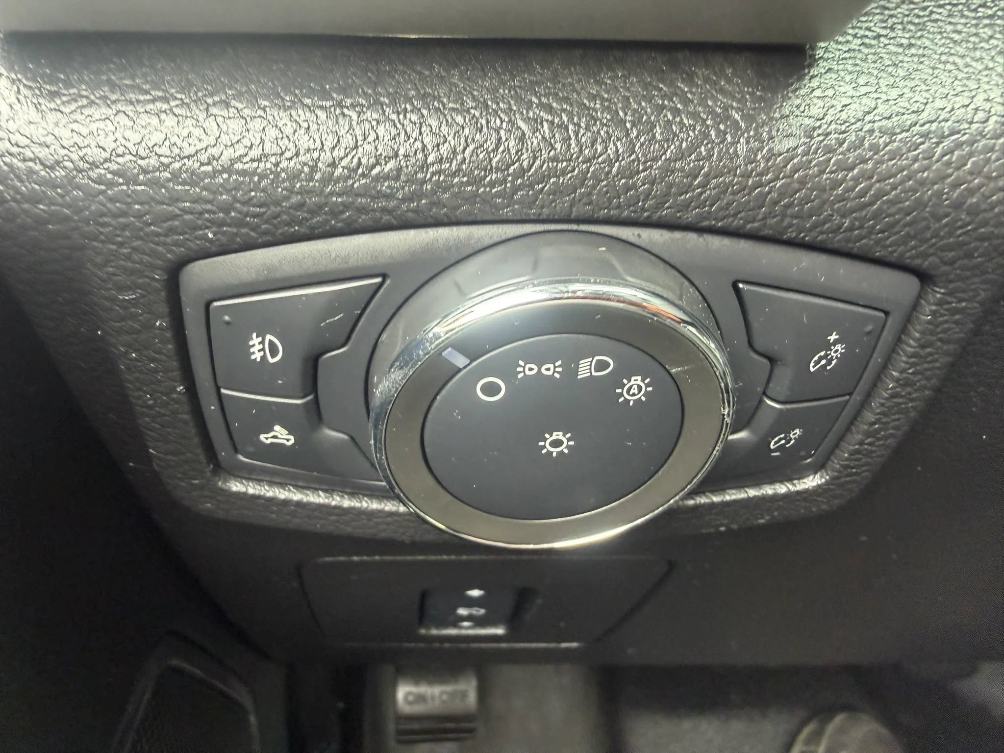 Used 2015 Ford F150 Lariat w/ Equipment Group 501A Mid AWD/4WD image 18