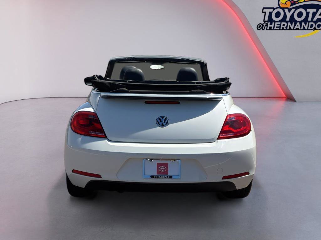 Used 2013 Volkswagen Beetle TDI image 6