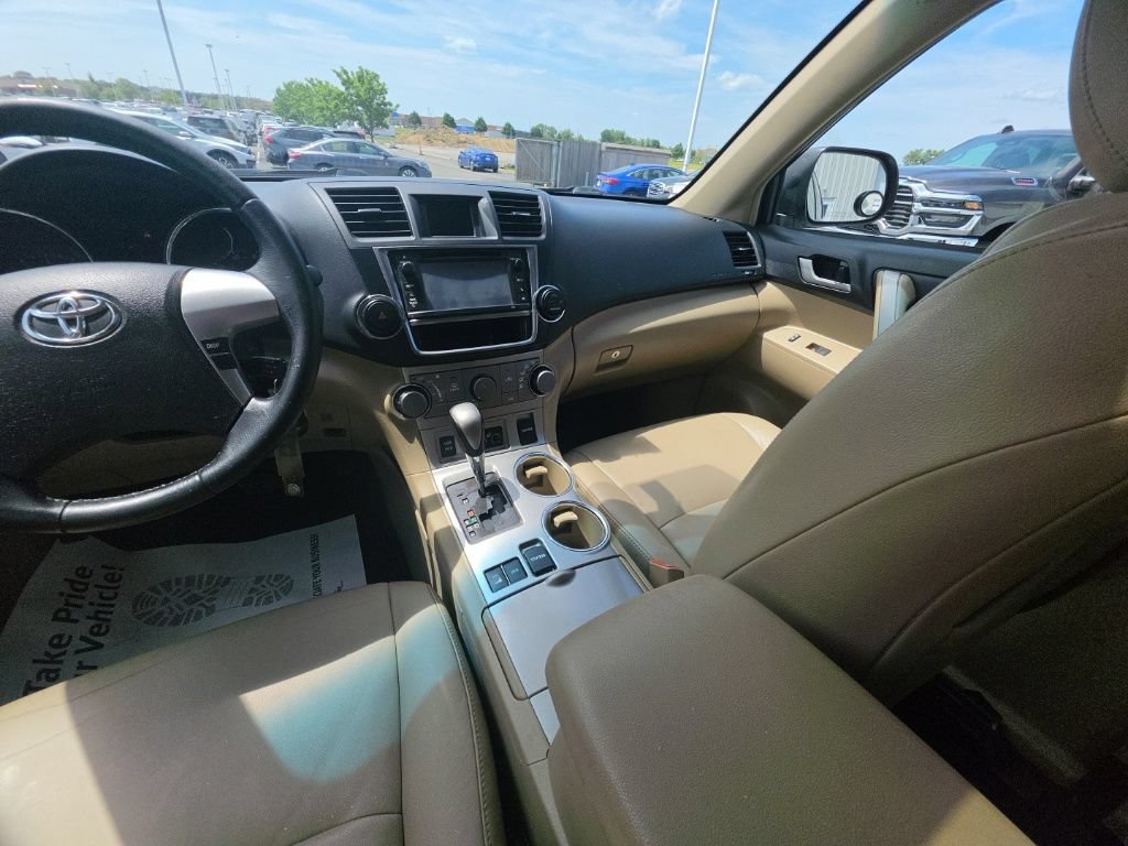 Used 2013 Toyota Highlander SE AWD/4WD image 27