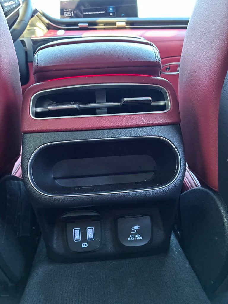 Used 2025 Genesis GV70 3.5T Sport image 18