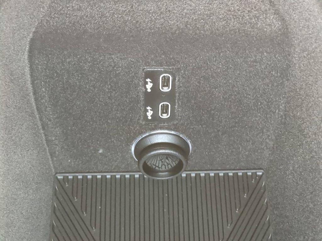 New 2026 BMW 740i w/ Premium Package image 23