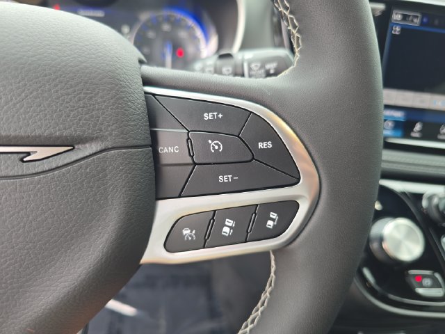New 2027 Chrysler Pacifica Select FWD image 24