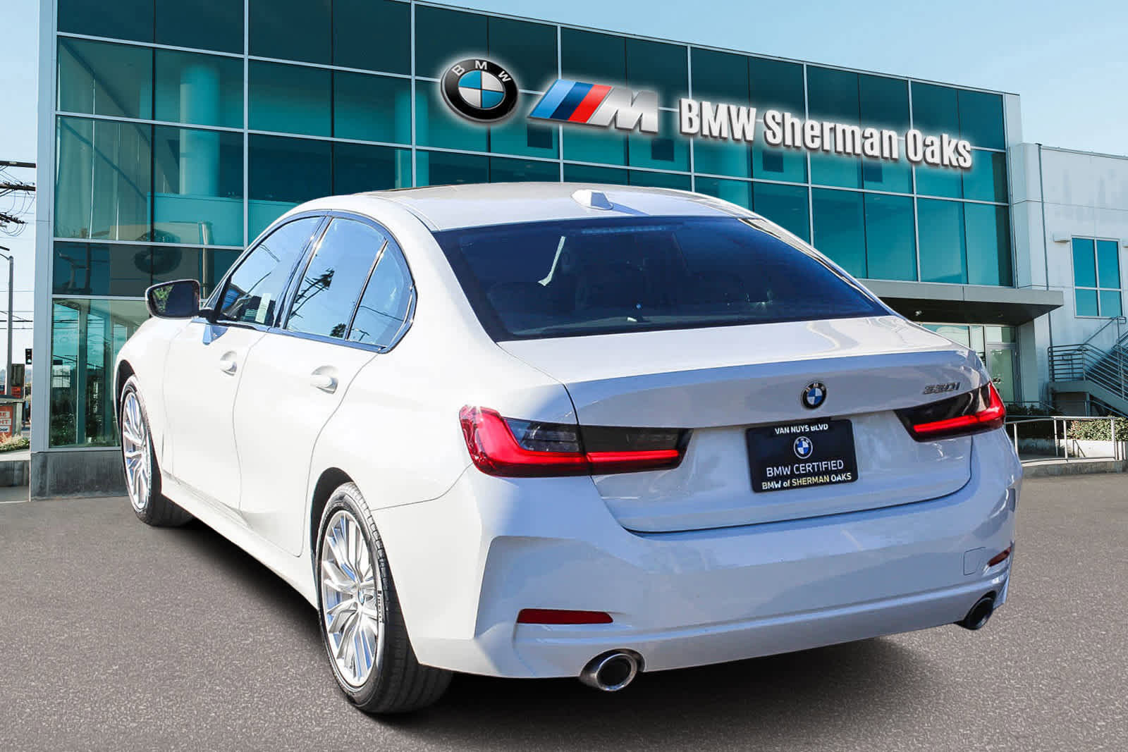 Certified 2023 BMW 330i Sedan image 6