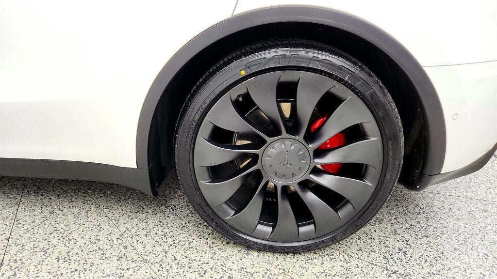 Used 2022 Tesla Model Y Performance AWD/4WD image 9