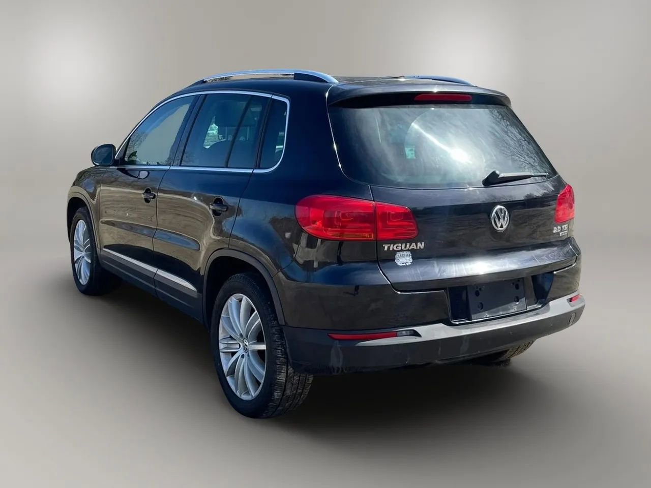 Used 2015 Volkswagen Tiguan SEL image 17