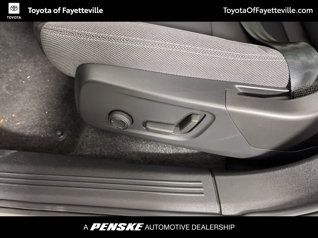 Used 2023 Volvo XC40 Recharge Plus image 24