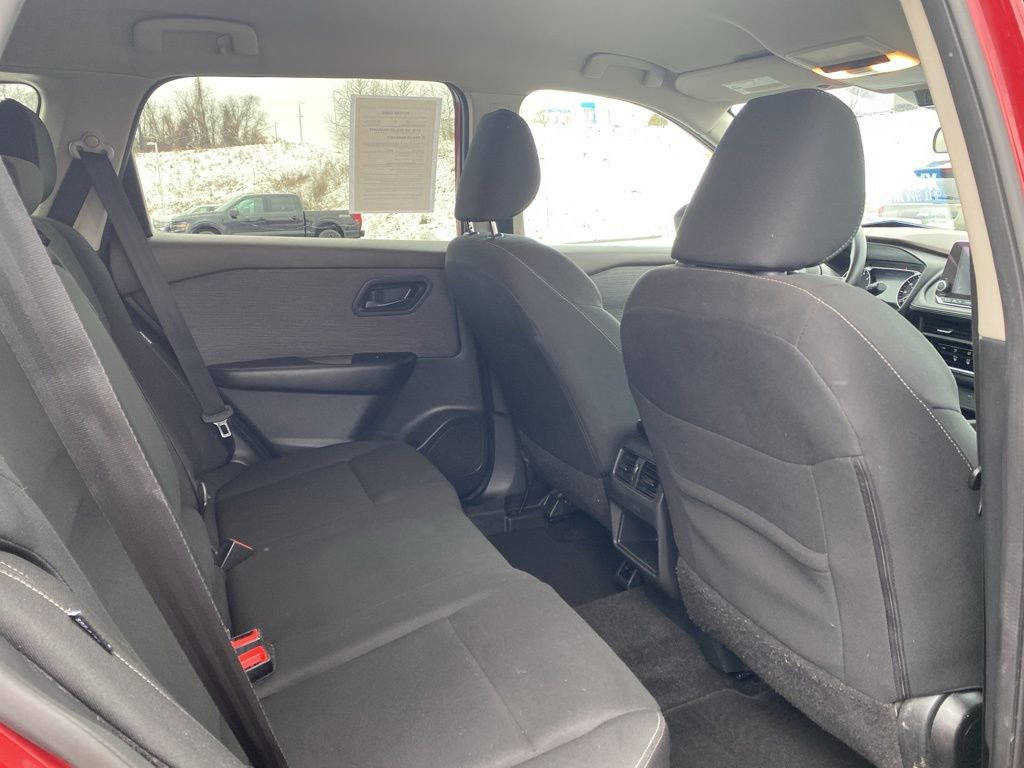 Used 2023 Nissan Rogue S image 13