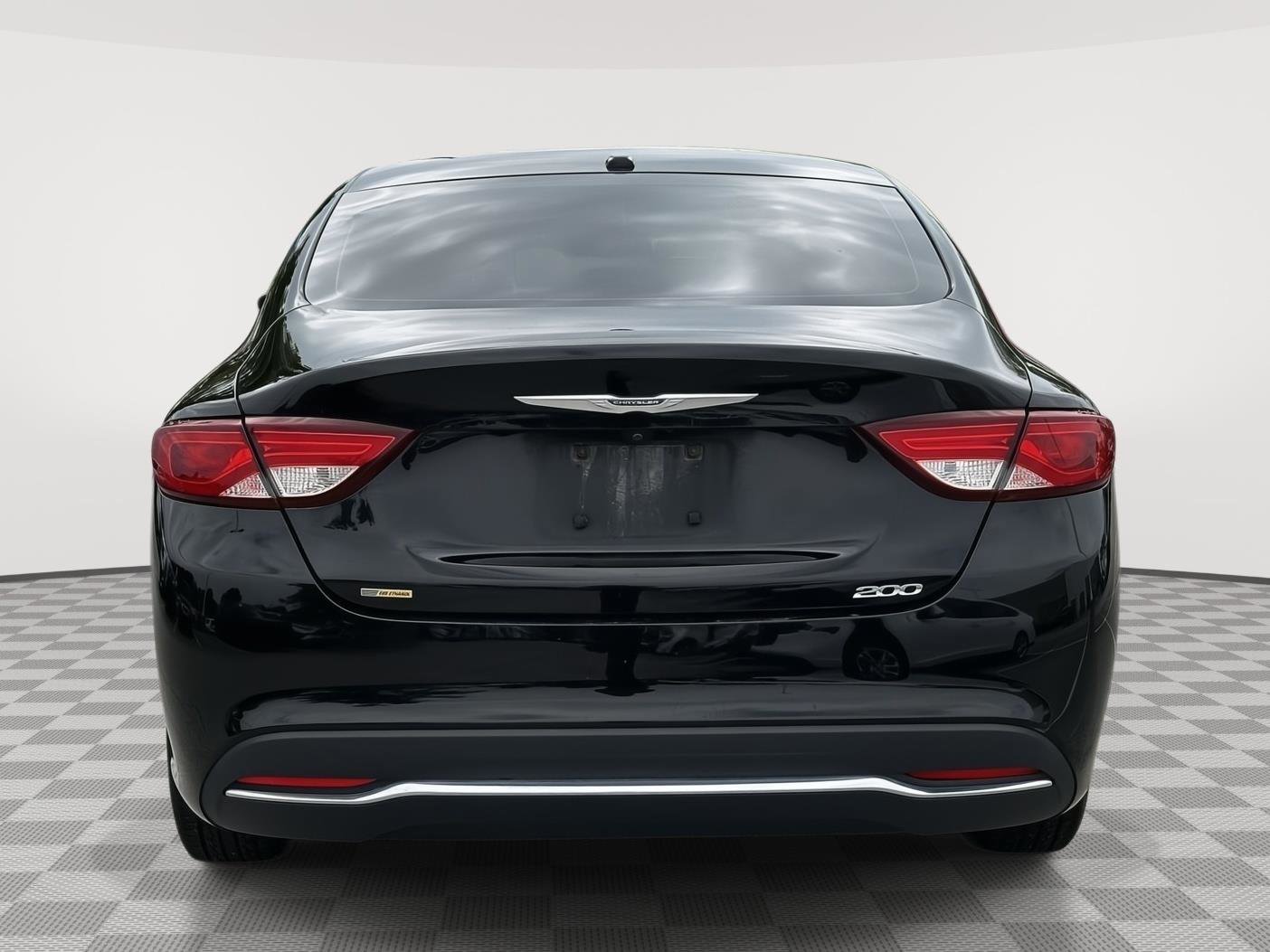 Used 2016 Chrysler 200 Limited w/ Convenience Group FWD image 4