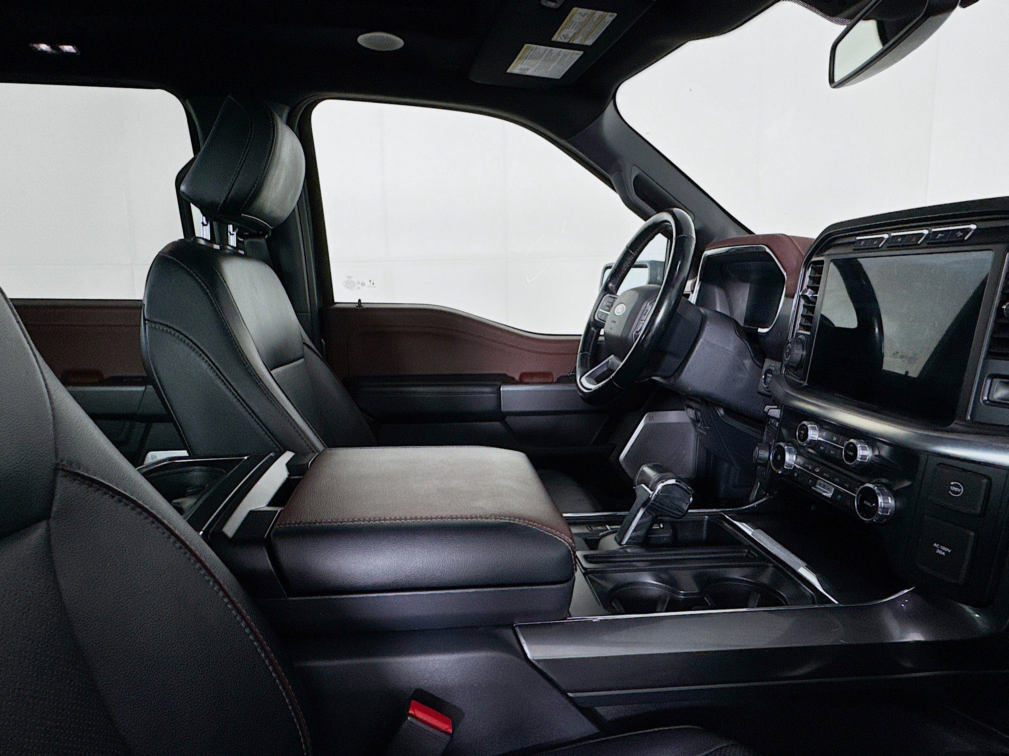 Used 2023 Ford F150 Lariat w/ Equipment Group 502A High image 28