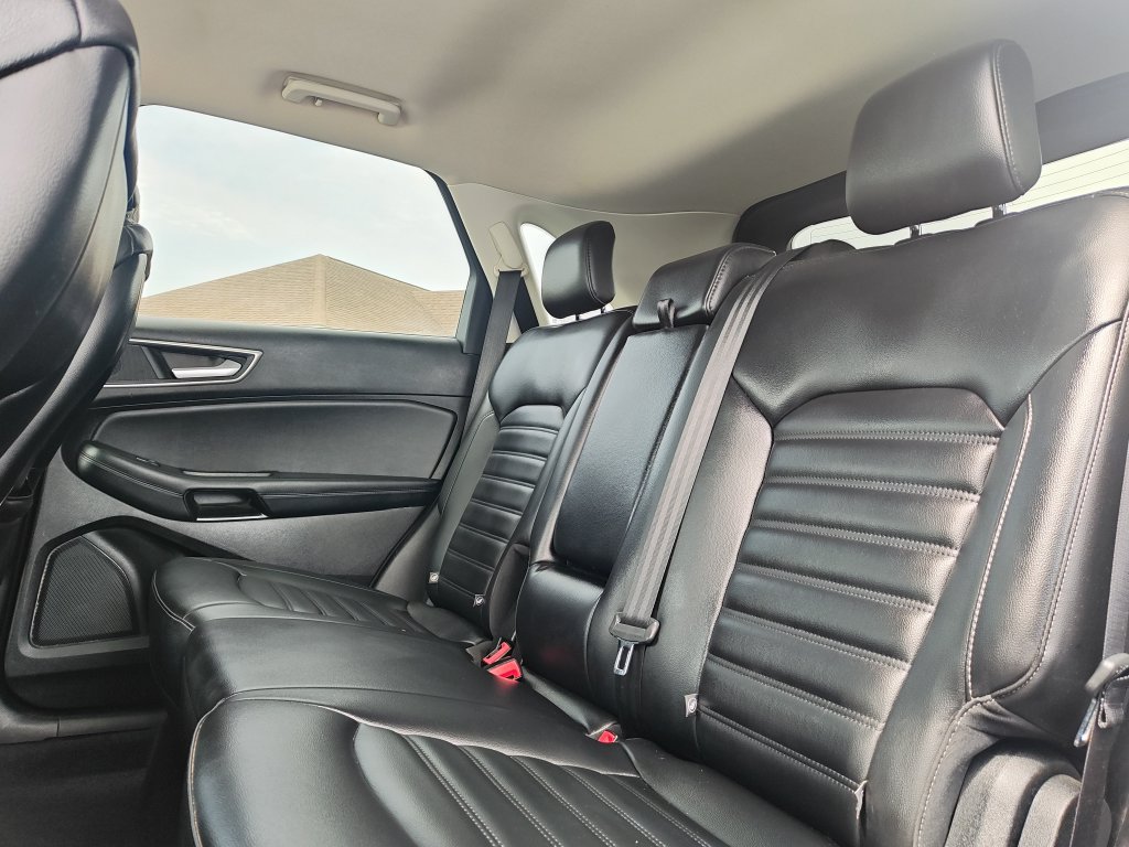 Used 2021 Ford Edge SEL AWD/4WD image 14