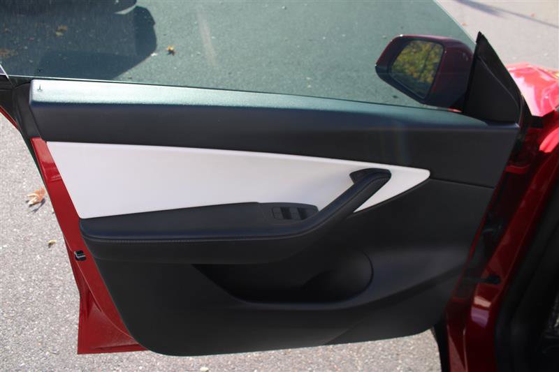 Used 2021 Tesla Model Y Long Range image 12