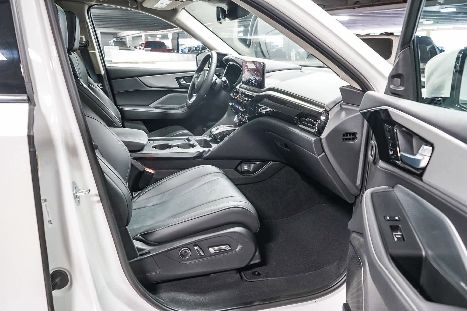 Used 2025 Acura MDX SH-AWD w/ Technology Package image 13