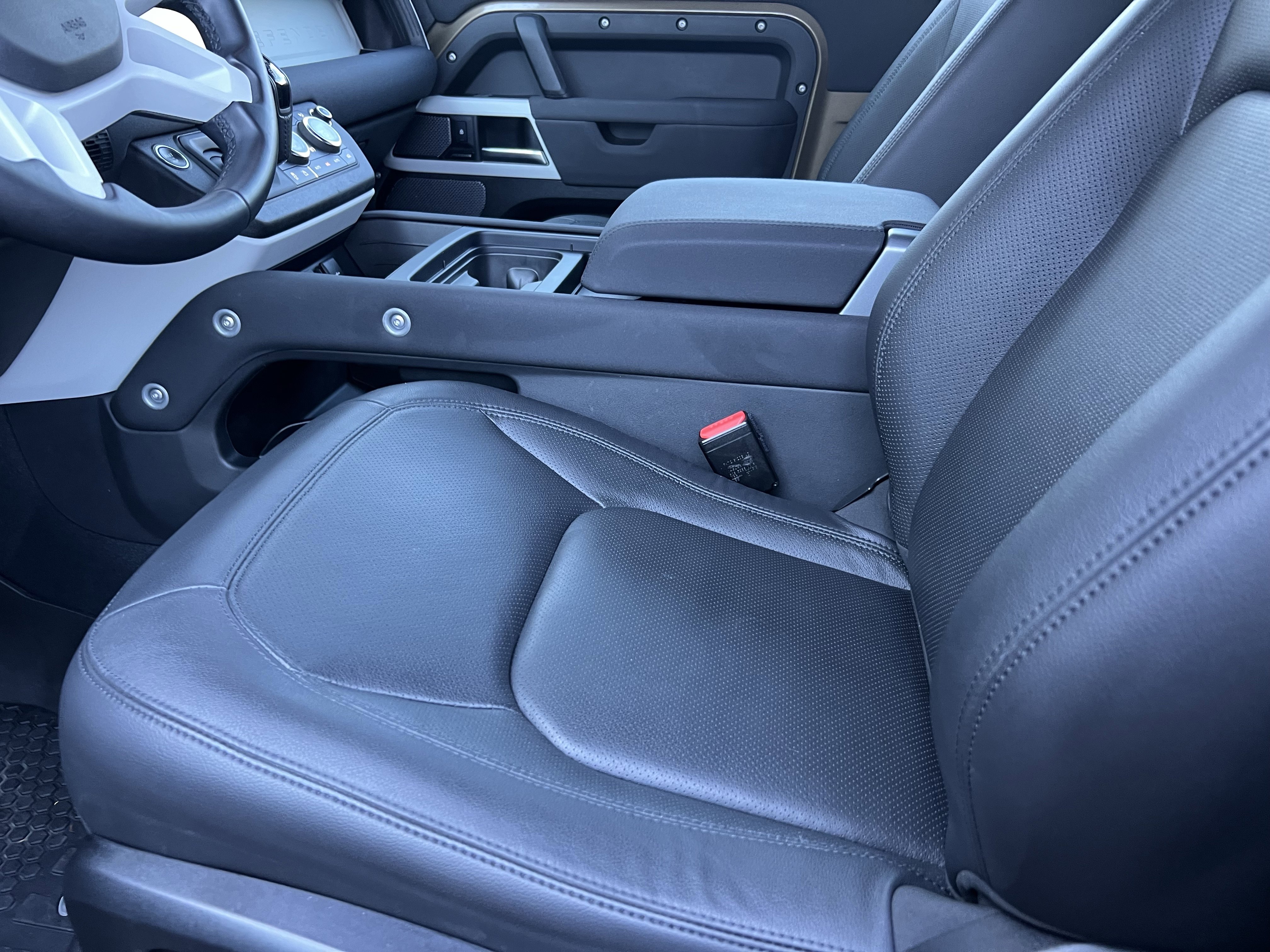 Certified 2023 Land Rover Defender 90 S image 17