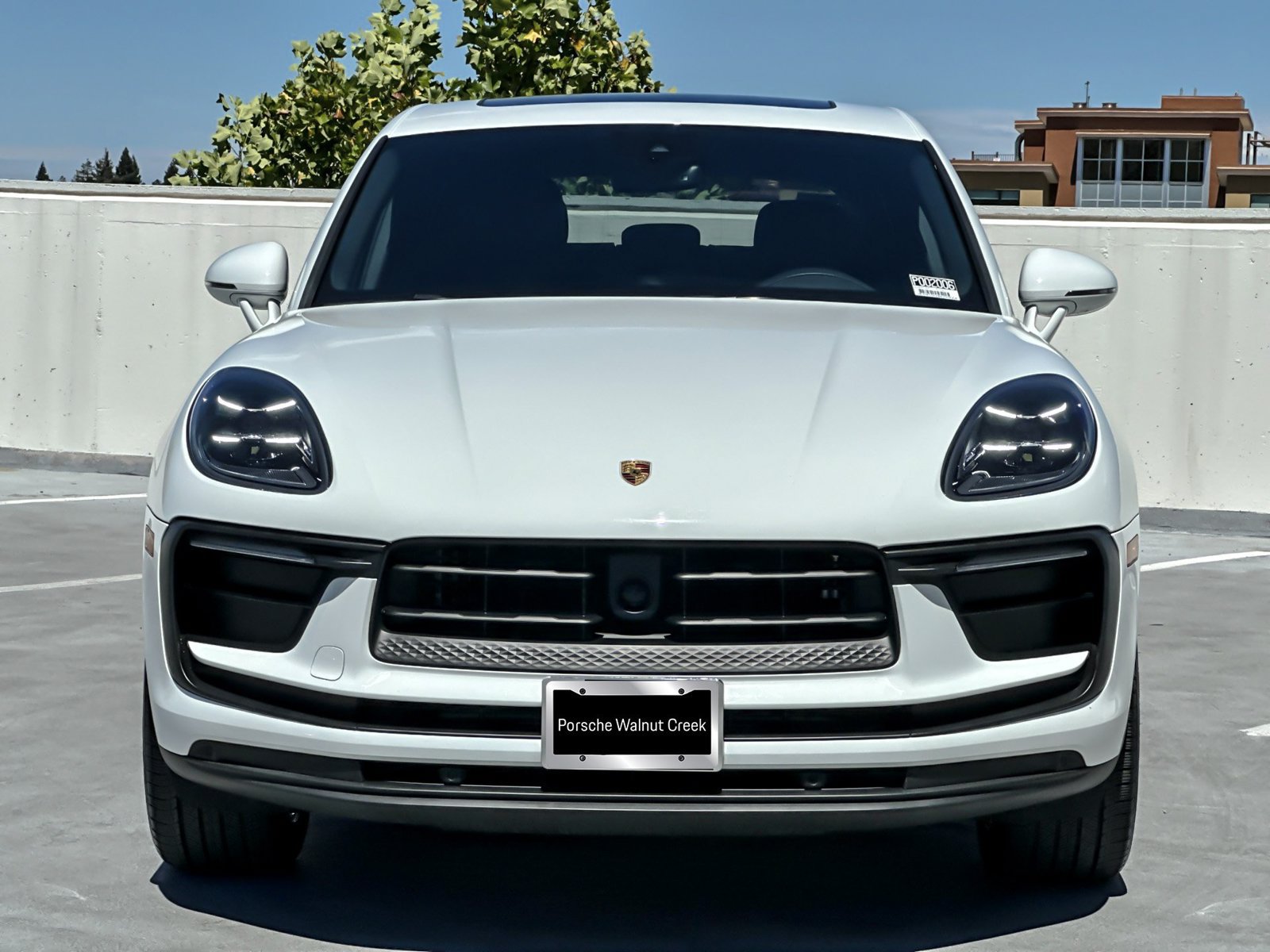 Certified 2024 Porsche Macan AWD/4WD image 12