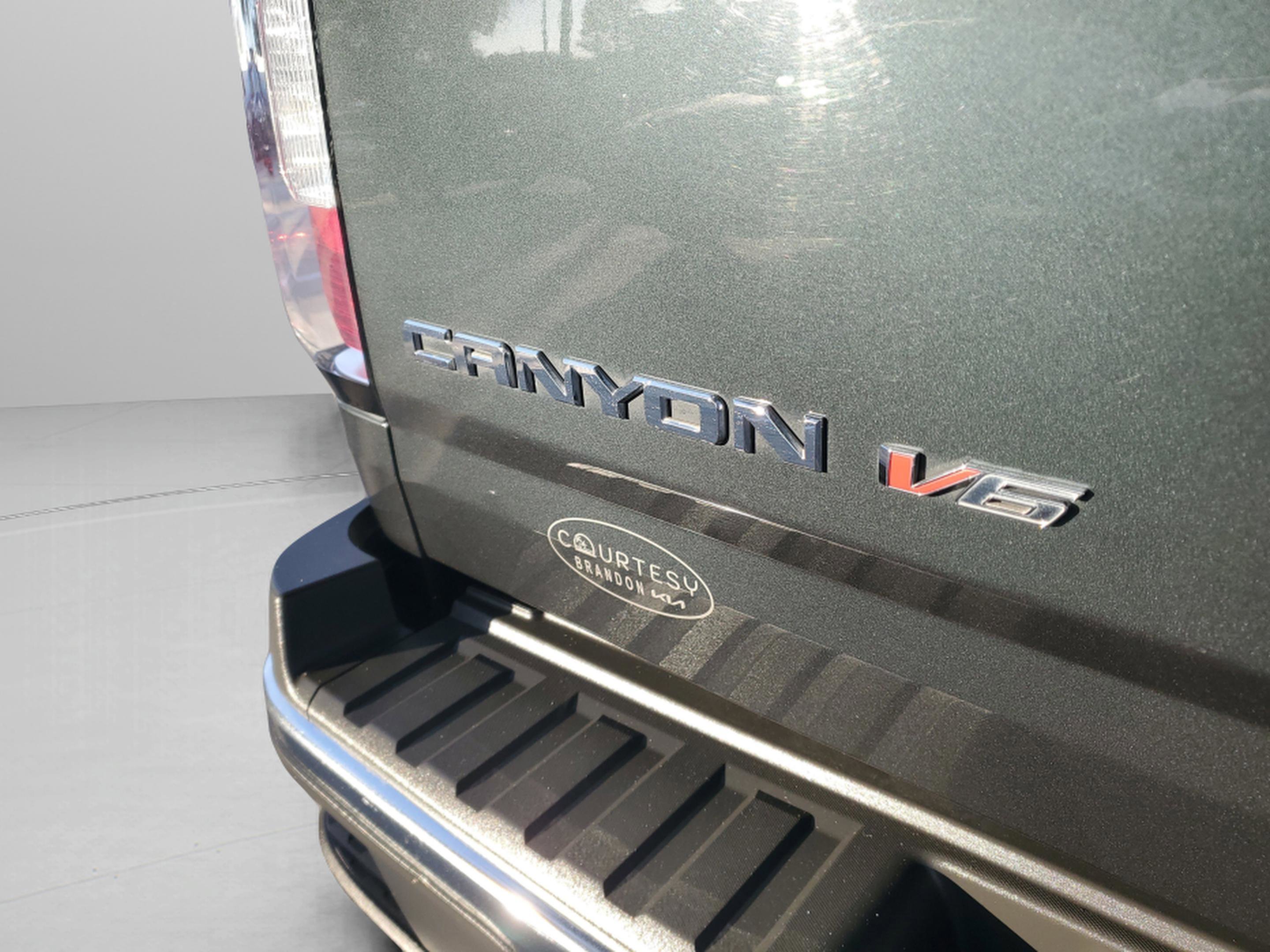 Used 2018 GMC Canyon SLT w/ Driver Alert Package image 9