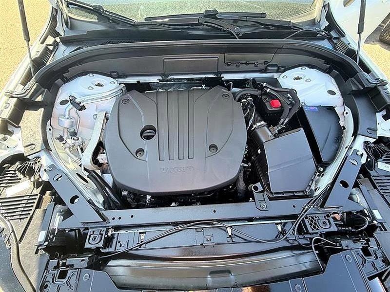 Used 2024 Volvo XC60 B5 Core w/ Protection Package Premier image 50