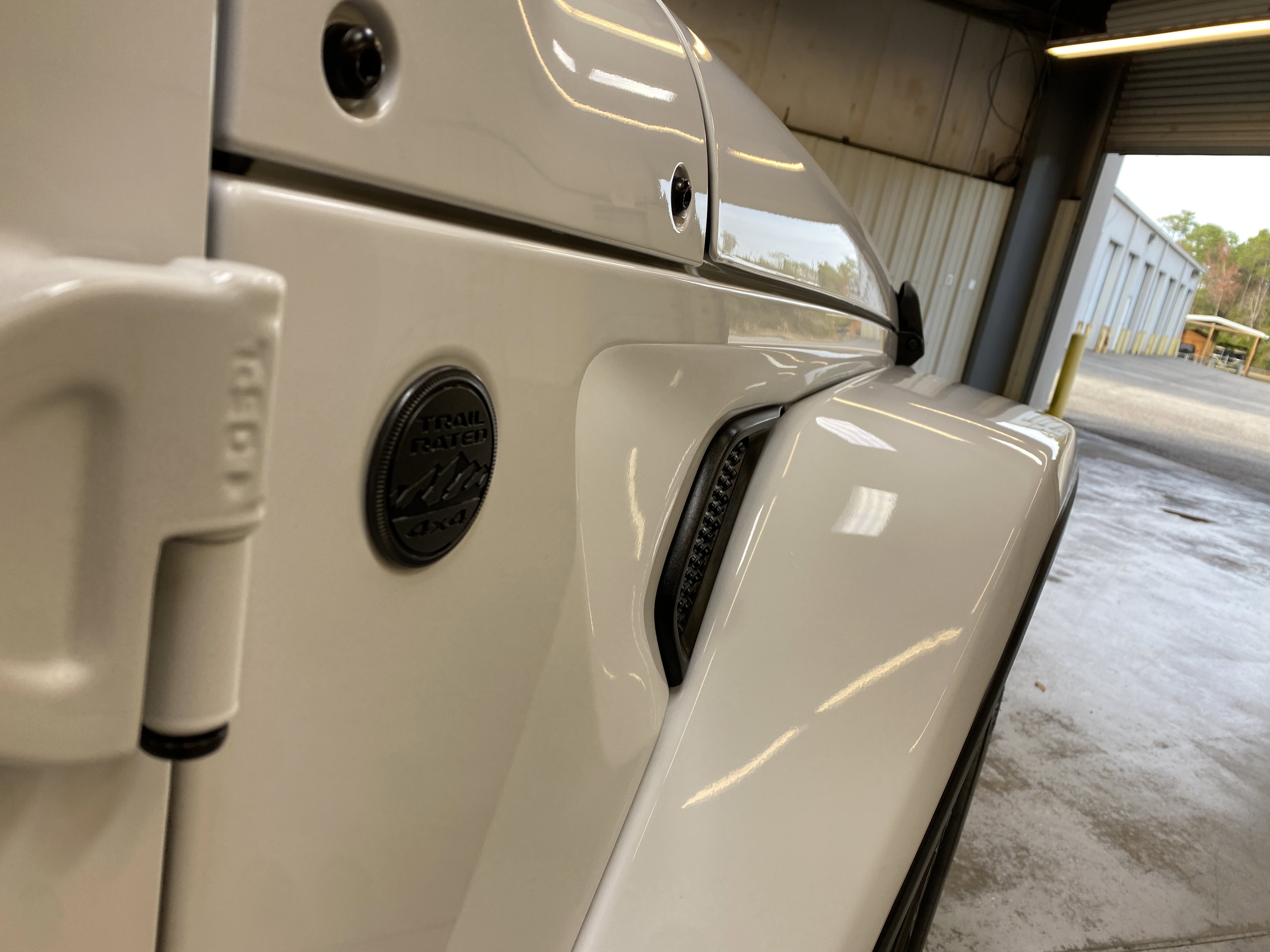 Used 2025 Jeep Wrangler Sahara image 16