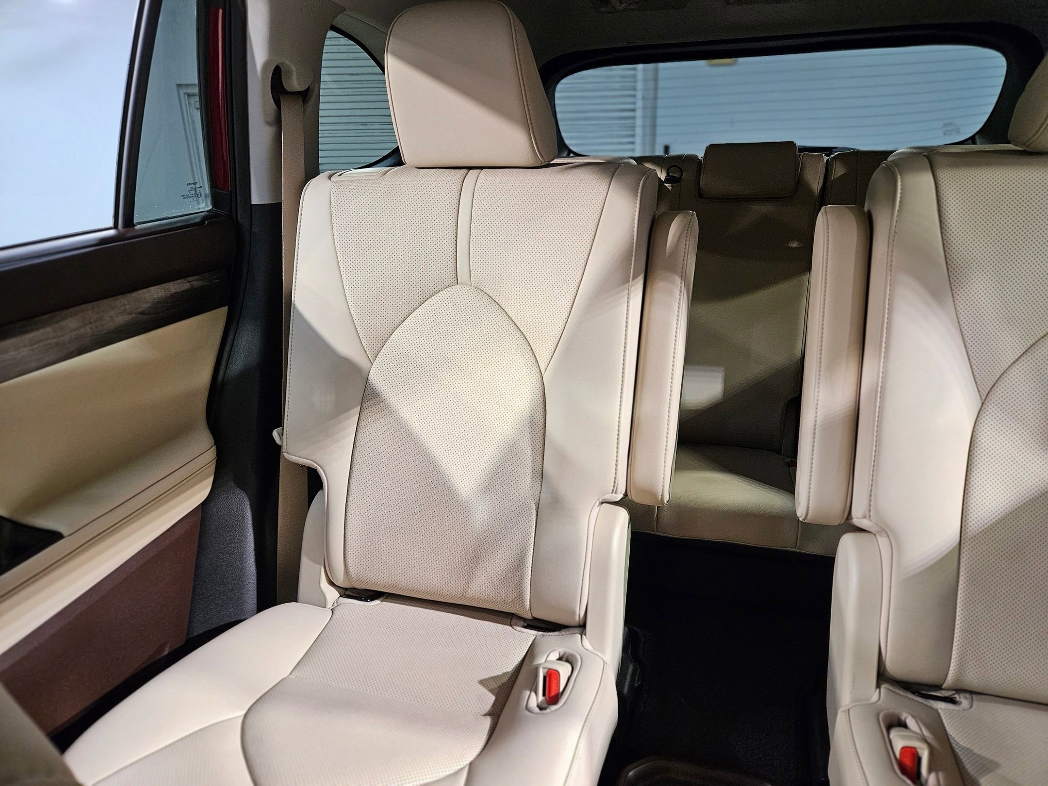 Used 2020 Toyota Highlander Limited image 12