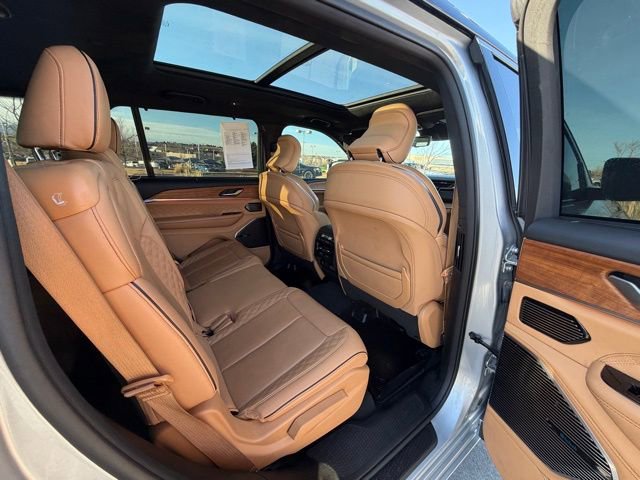 Used 2023 Jeep Grand Cherokee L Summit image 31