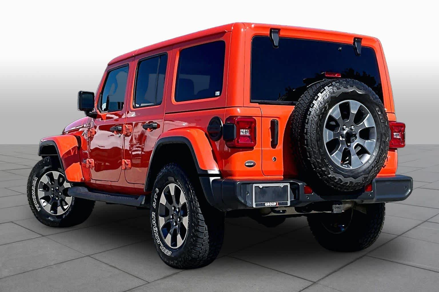 Used 2018 Jeep Wrangler Unlimited Sahara AWD/4WD image 12