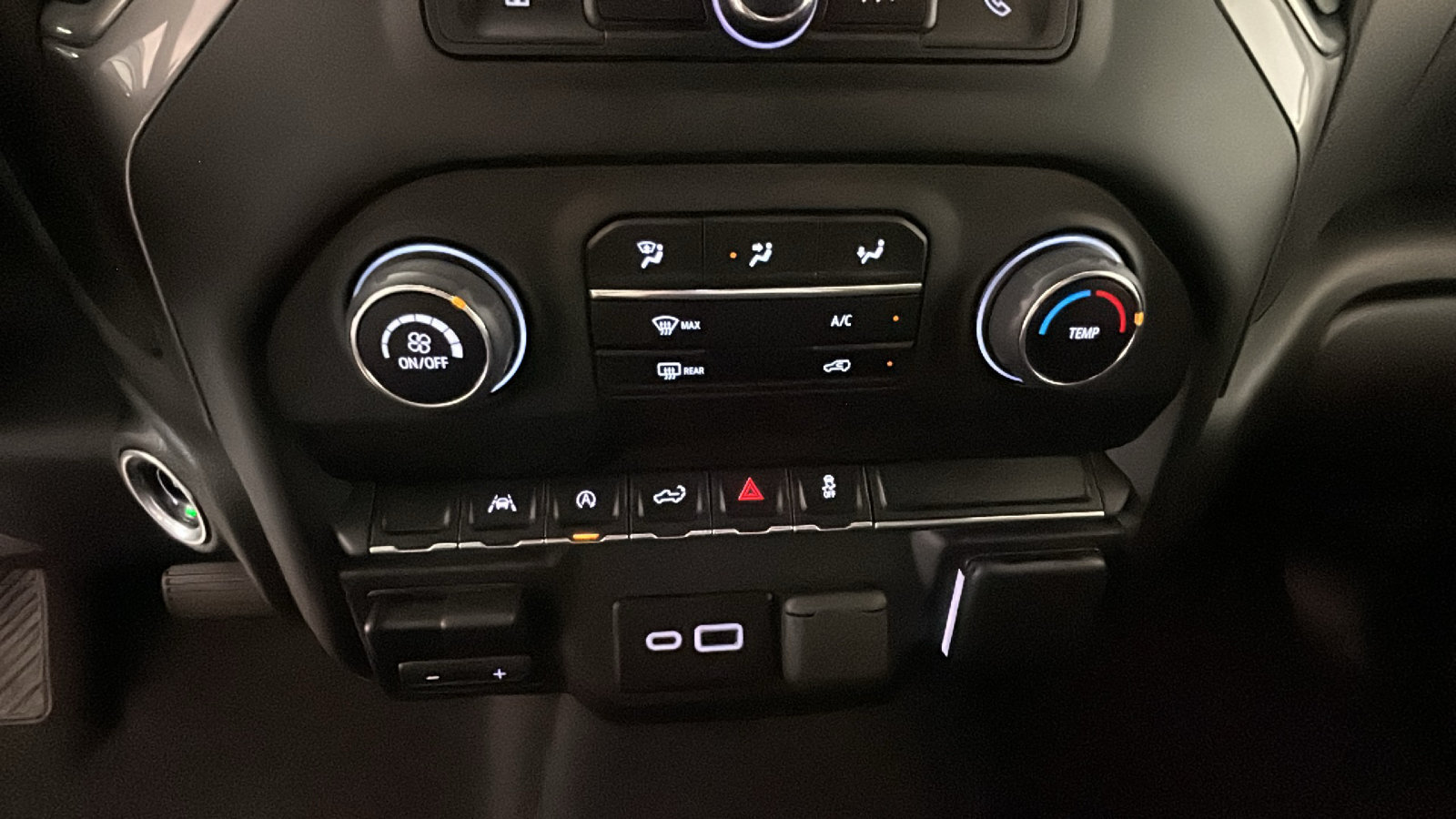 Used 2024 Chevrolet Silverado 1500 Custom w/ LPO, Dark Essentials Package AWD/4WD image 26
