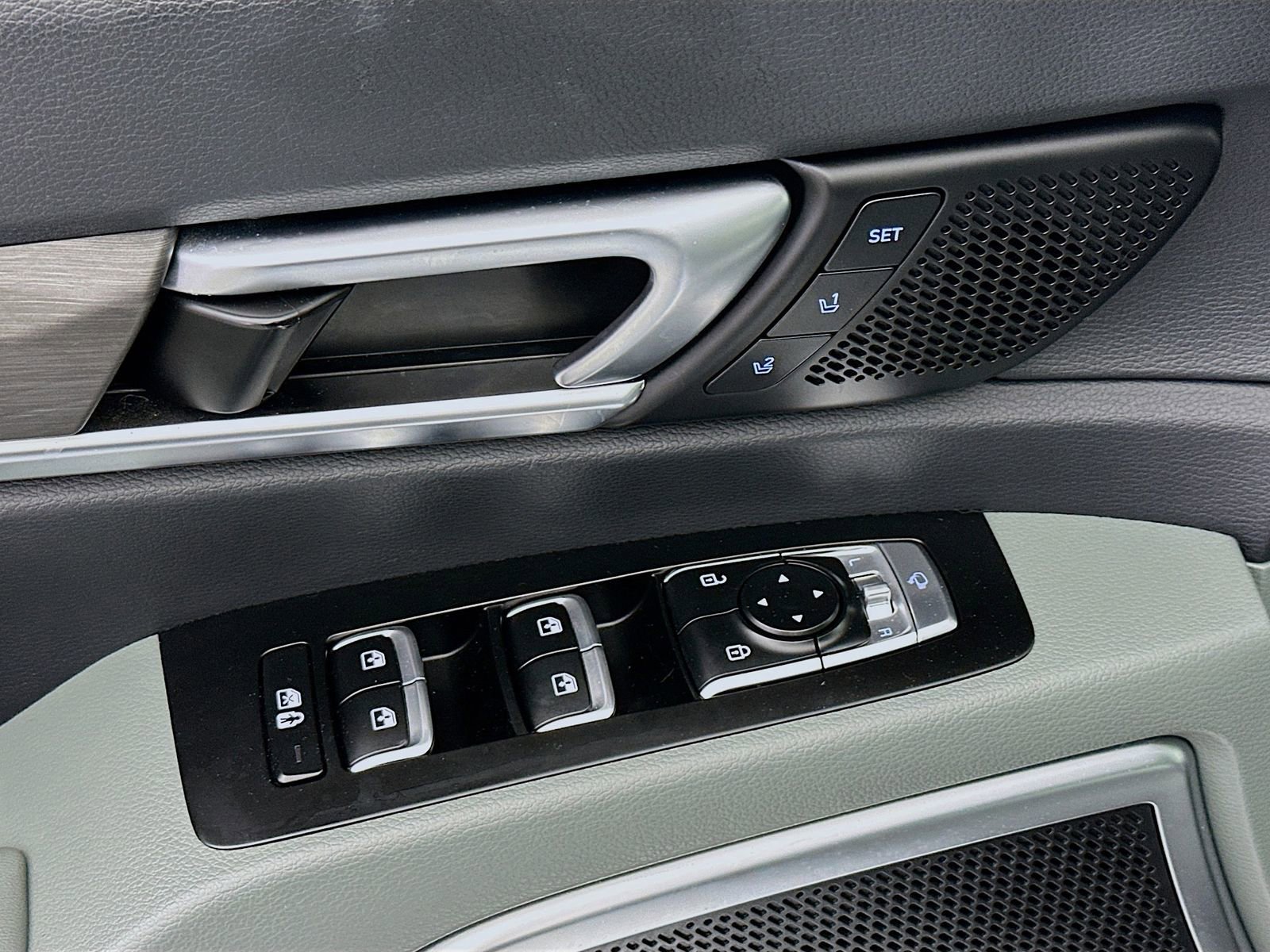 Used 2023 Kia Telluride SX Prestige X-Pro AWD/4WD image 19