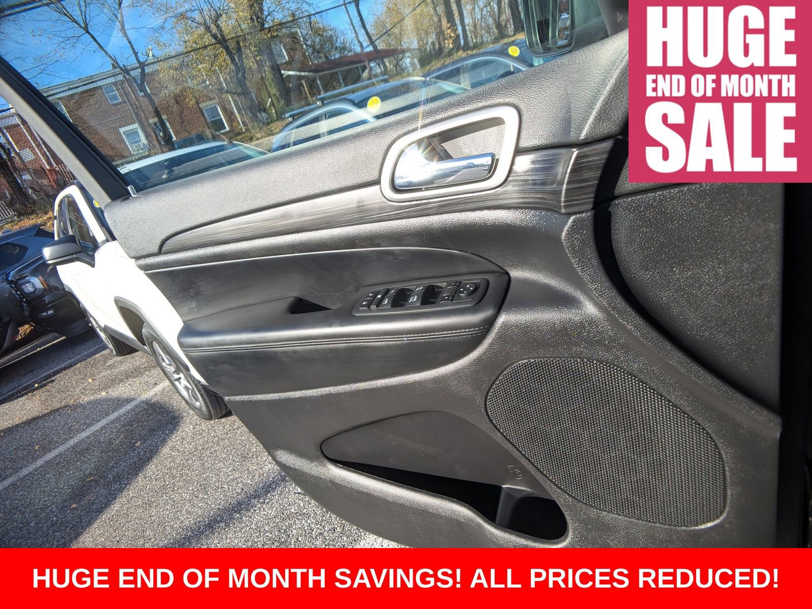 Used 2022 Jeep Grand Cherokee Laredo X image 30