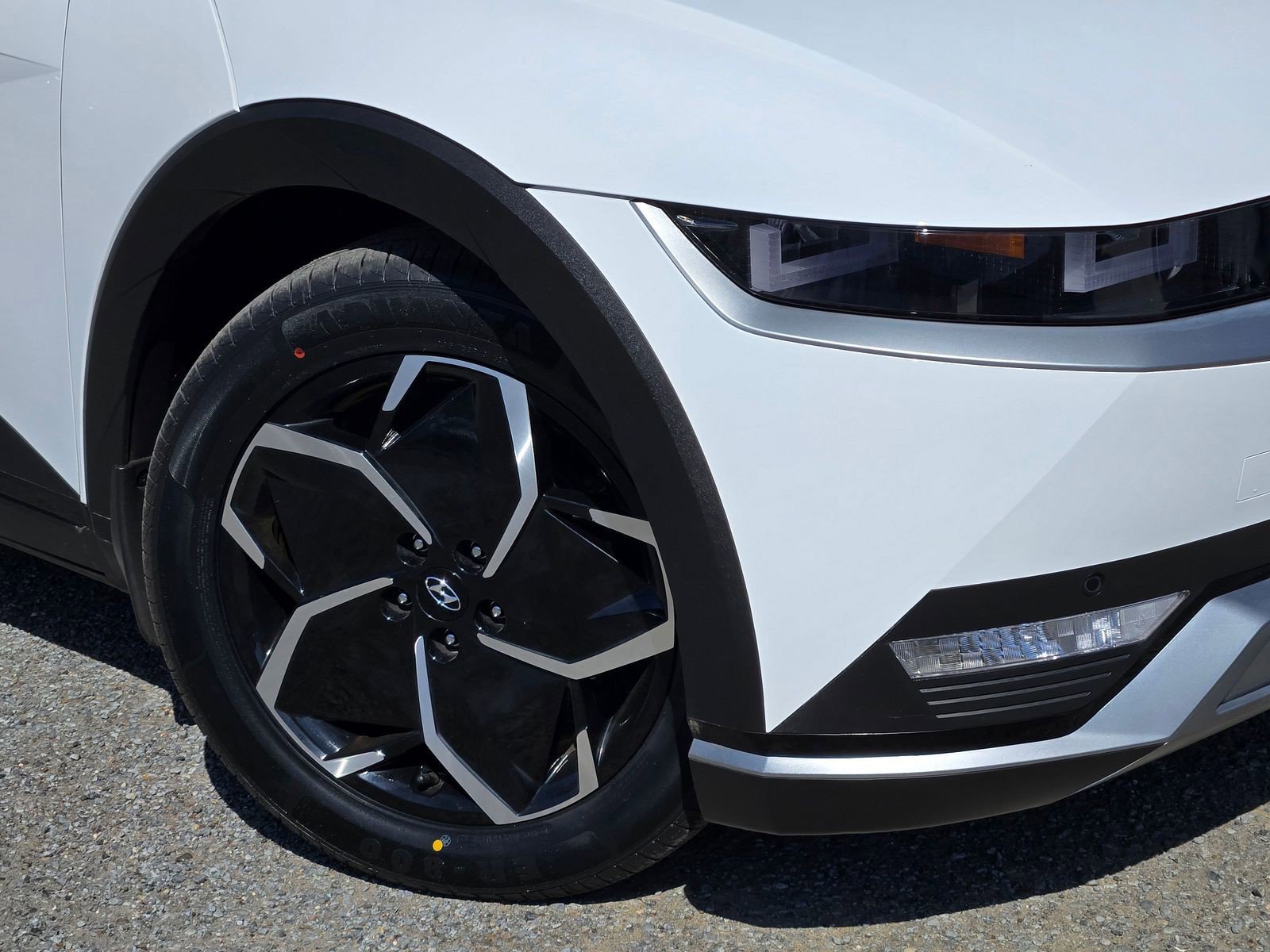 Used 2024 Hyundai Ioniq 5 SEL RWD image 9