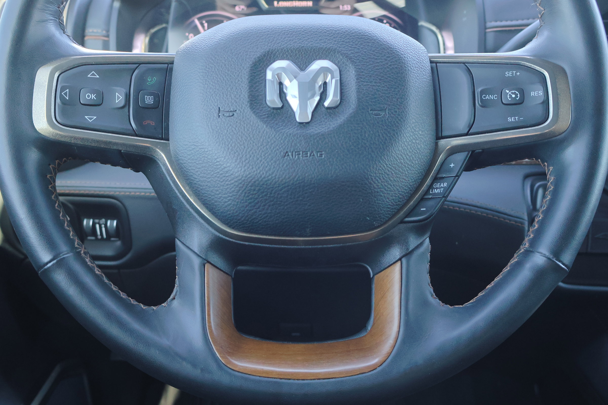 Used 2024 RAM 2500 Limited w/ Towing Technology Group image 17