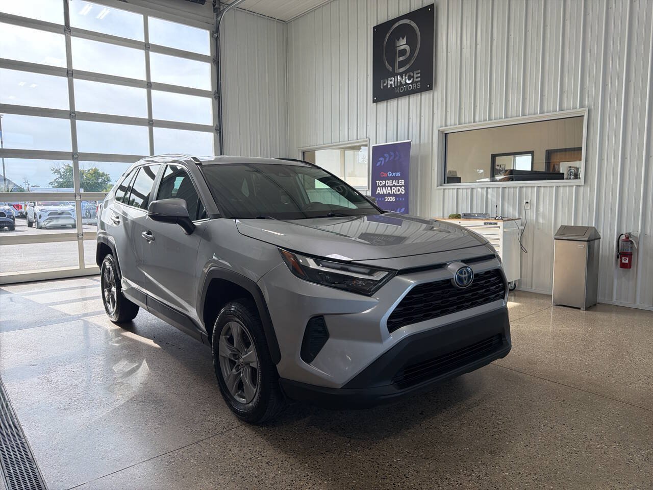 Used 2022 Toyota RAV4 XLE AWD/4WD image 7