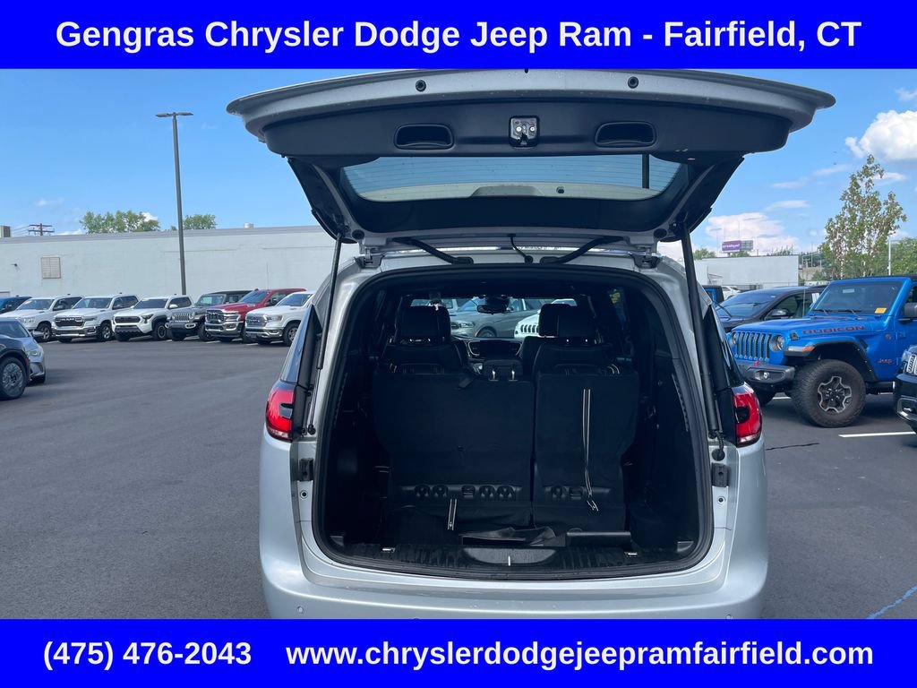 Certified 2024 Chrysler Pacifica Touring-L w/ S Appearance Package AWD/4WD image 35