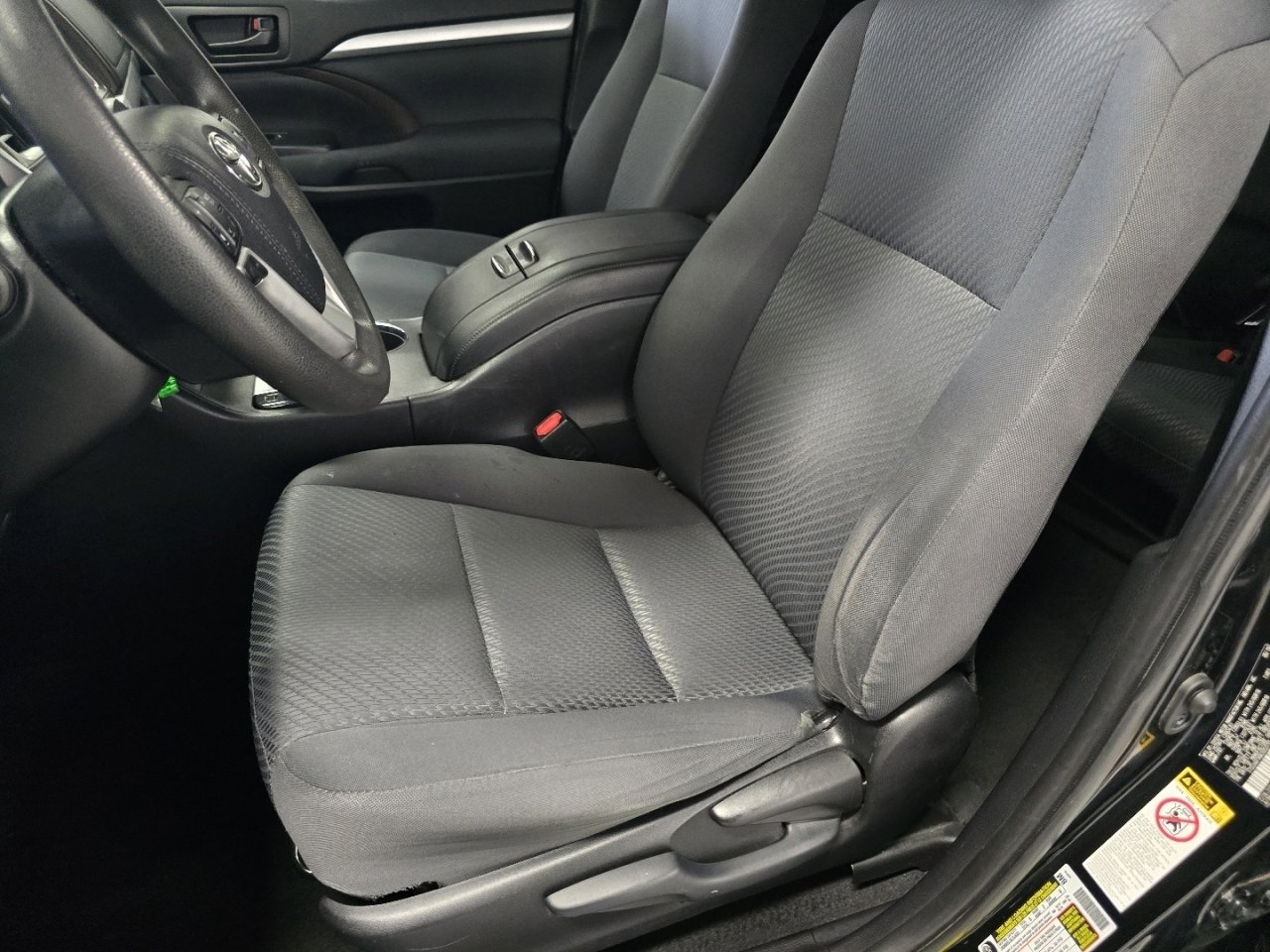 Certified 2019 Toyota Highlander LE FWD image 19