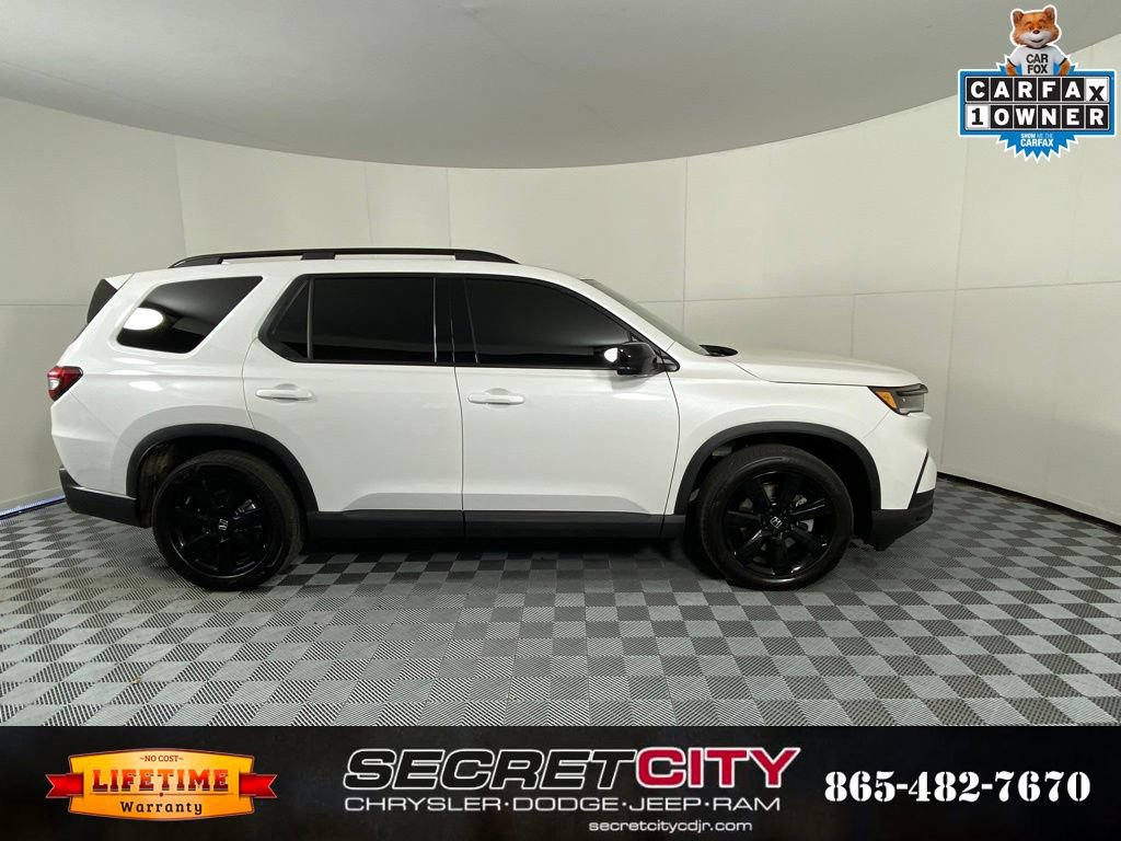 Used 2025 Honda Pilot Black Edition image 8