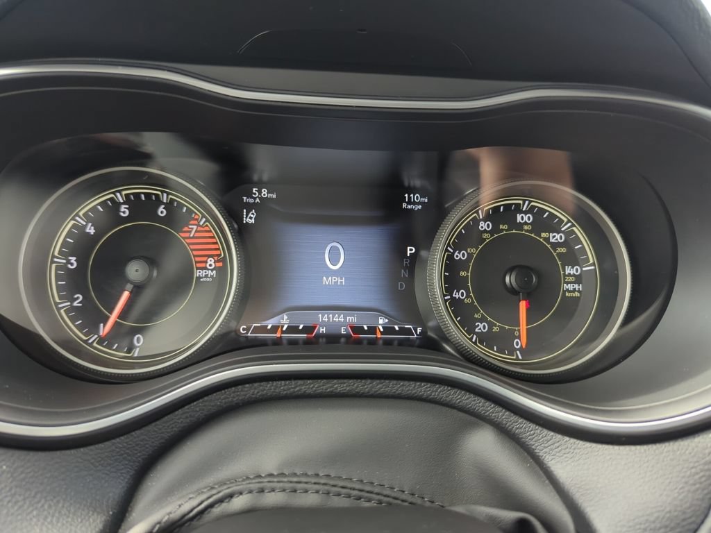 Used 2022 Jeep Cherokee Trailhawk AWD/4WD image 29