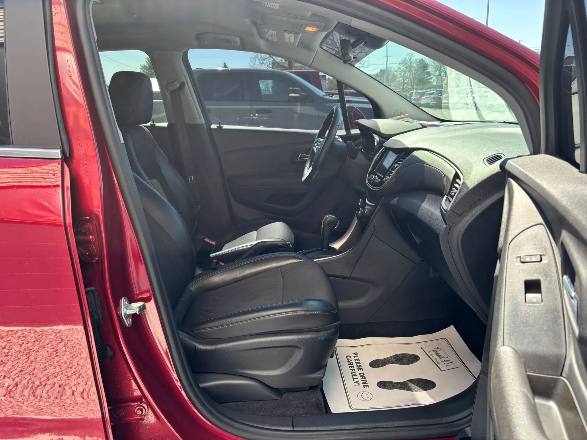 Used 2020 Chevrolet Trax LT w/ LT Convenience Package image 16