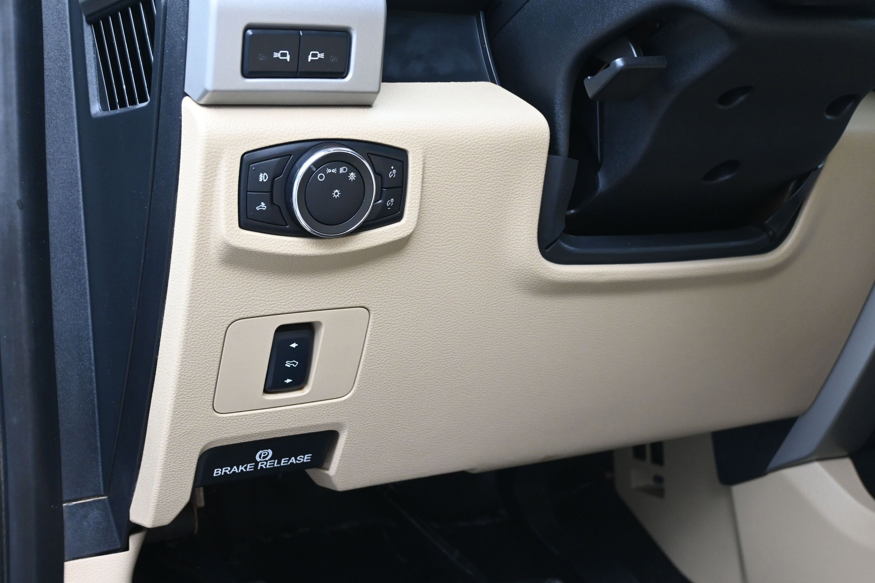 Used 2017 Ford F250 Lariat AWD/4WD image 23
