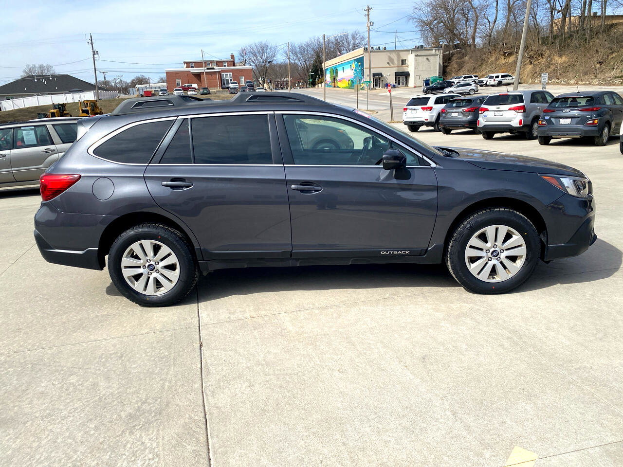 Used 2018 Subaru Outback 2.5i Premium image 5