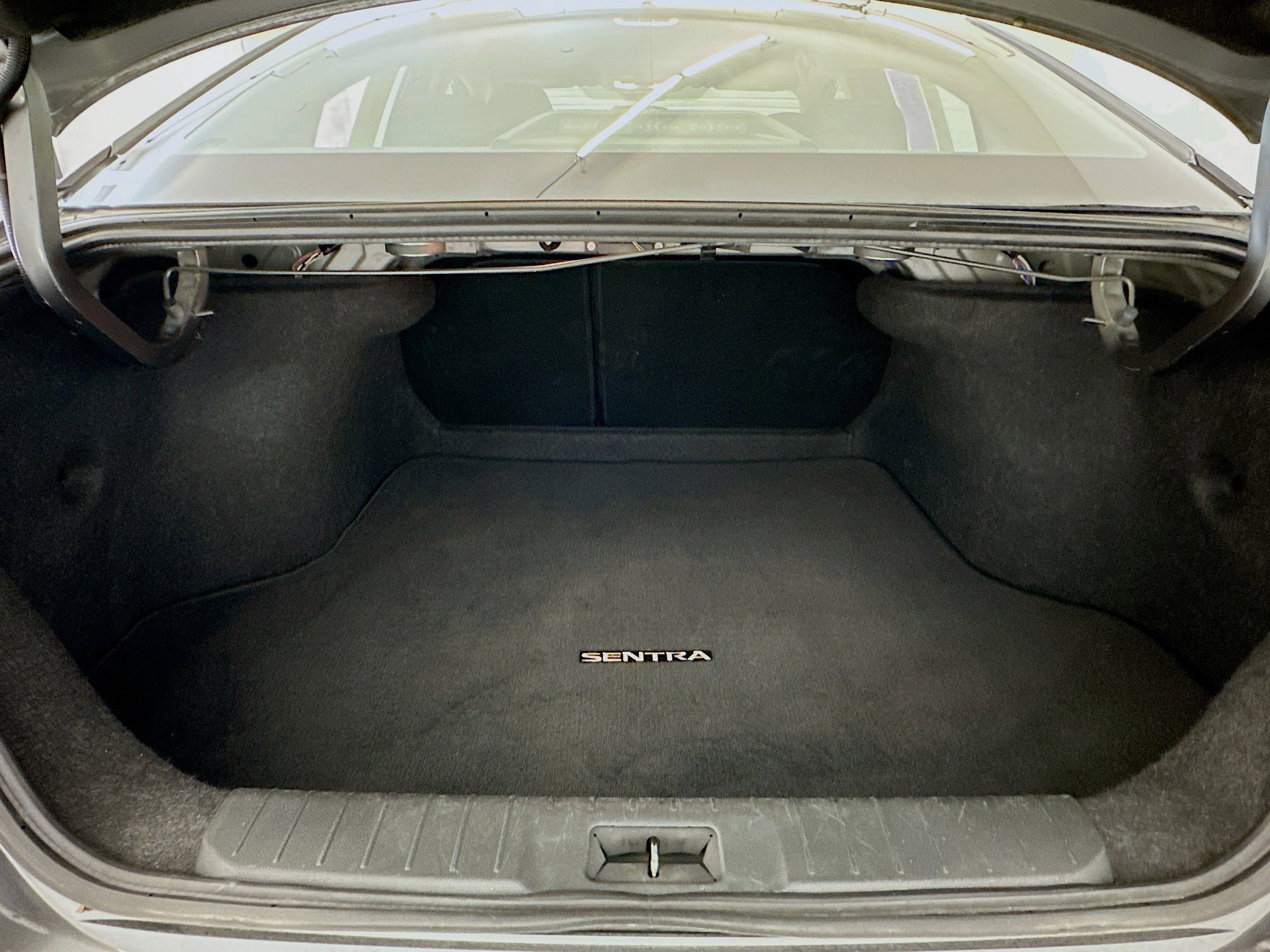 Used 2024 Nissan Sentra SV image 29