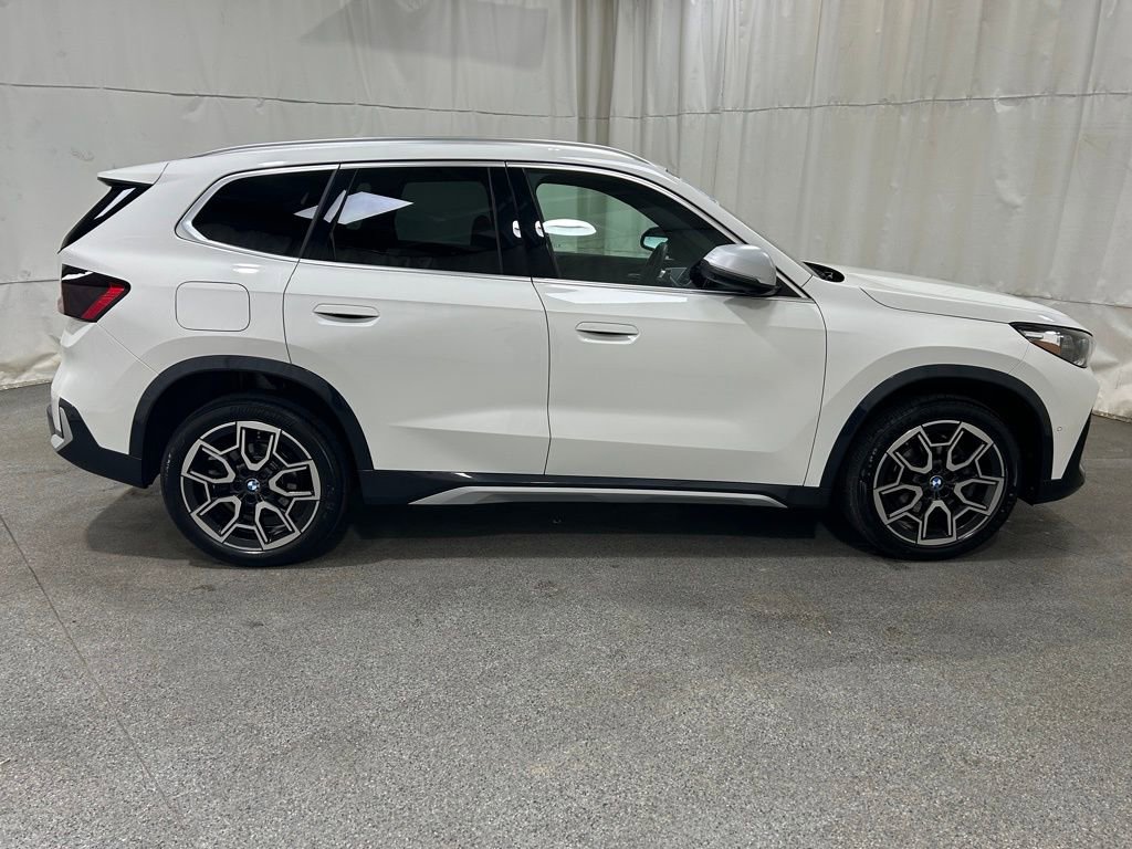 Used 2023 BMW X1 xDrive28i w/ Premium Package image 9